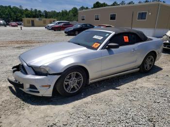  Salvage Ford Mustang