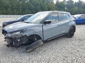  Salvage Nissan Kicks