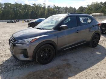  Salvage Nissan Kicks