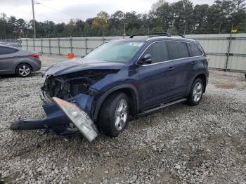  Salvage Toyota Highlander