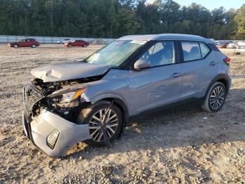  Salvage Nissan Kicks