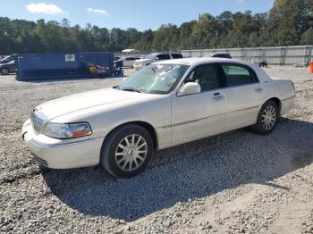  Salvage Lincoln Towncar