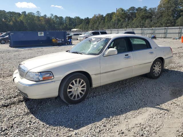  Salvage Lincoln Towncar