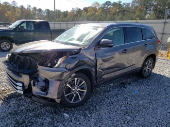  Salvage Toyota Highlander