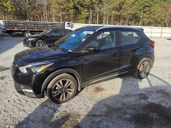  Salvage Nissan Kicks