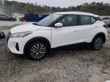  Salvage Nissan Kicks