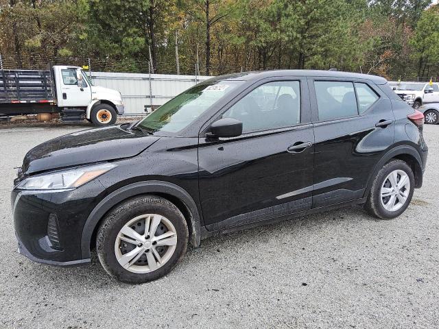  Salvage Nissan Kicks