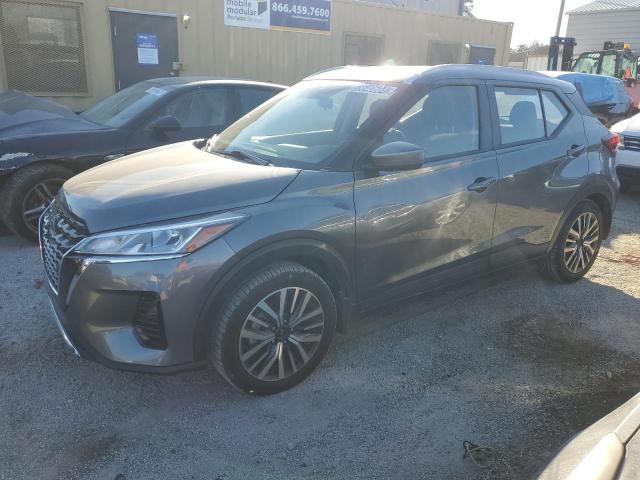  Salvage Nissan Kicks