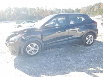  Salvage Nissan Kicks