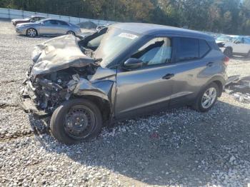  Salvage Nissan Kicks