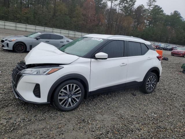  Salvage Nissan Kicks