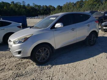  Salvage Hyundai TUCSON