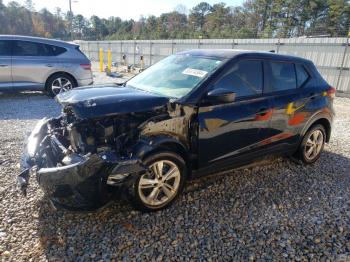  Salvage Nissan Kicks