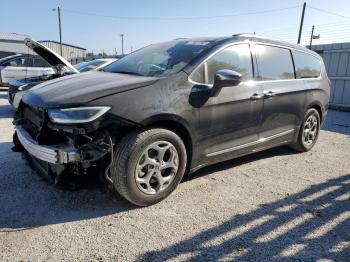  Salvage Chrysler Pacifica