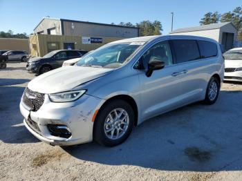  Salvage Chrysler Pacifica