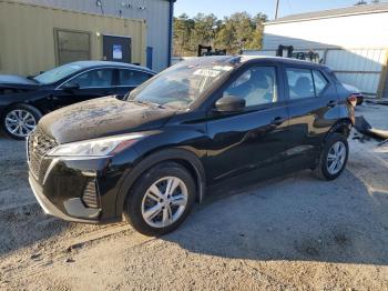  Salvage Nissan Kicks