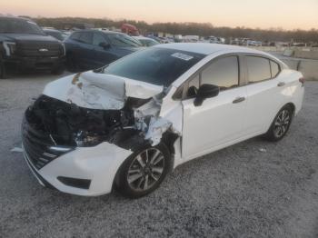  Salvage Nissan Versa