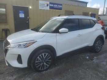  Salvage Nissan Kicks