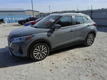  Salvage Nissan Kicks