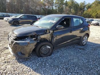  Salvage Nissan Kicks