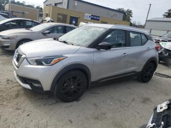  Salvage Nissan Kicks