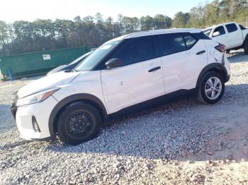  Salvage Nissan Kicks