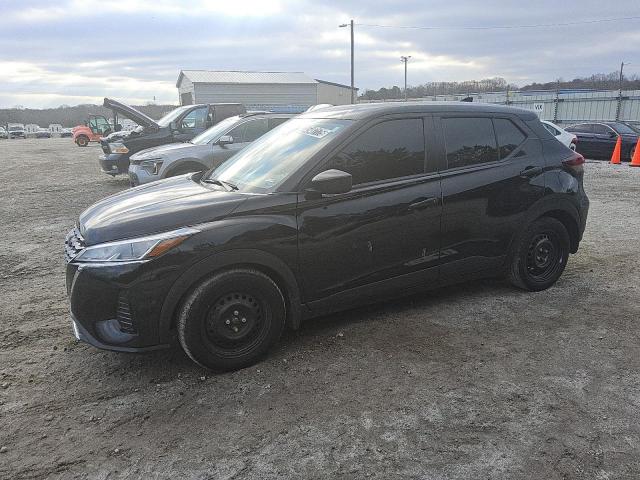  Salvage Nissan Kicks