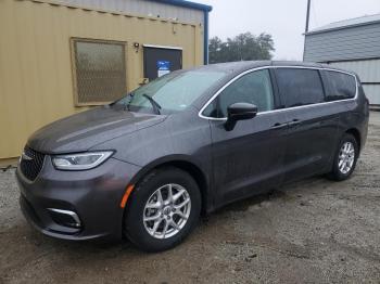  Salvage Chrysler Pacifica