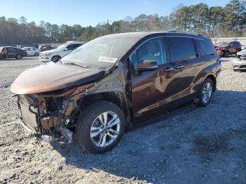  Salvage Toyota Sienna