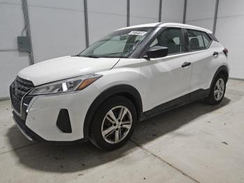  Salvage Nissan Kicks