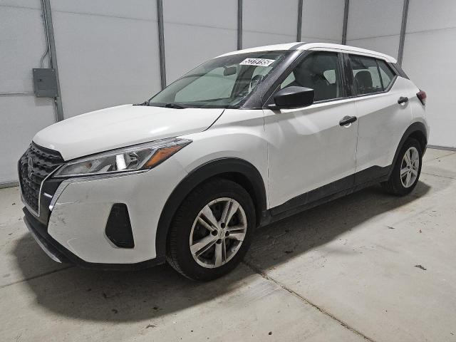  Salvage Nissan Kicks