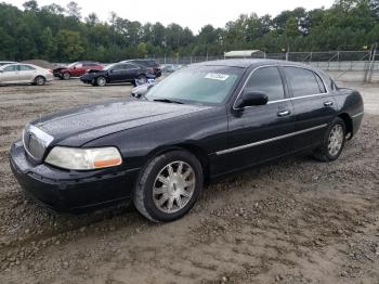  Salvage Lincoln Towncar