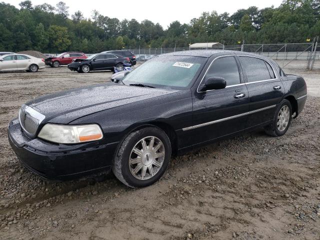  Salvage Lincoln Towncar