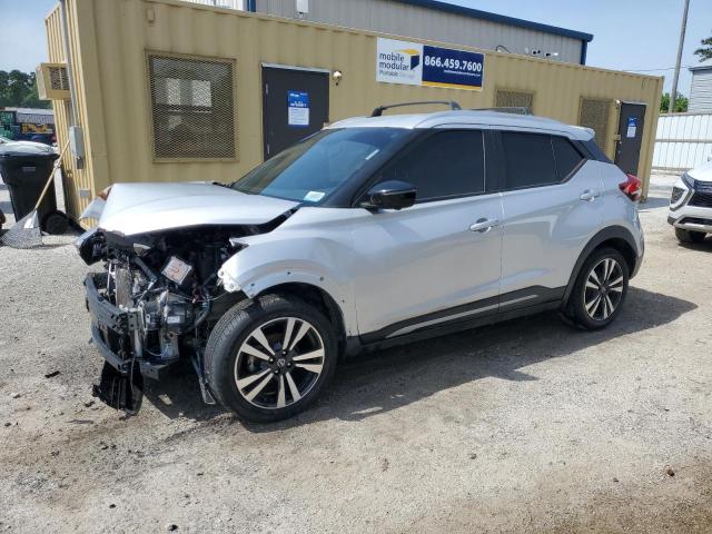  Salvage Nissan Kicks
