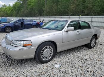  Salvage Lincoln Towncar
