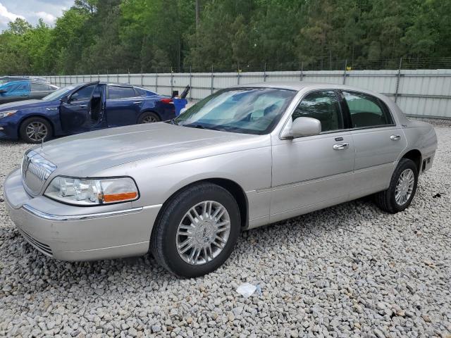  Salvage Lincoln Towncar