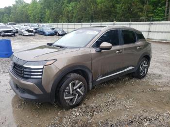  Salvage Nissan Kicks
