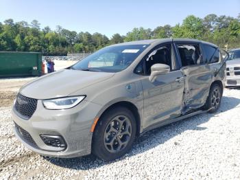  Salvage Chrysler Pacifica