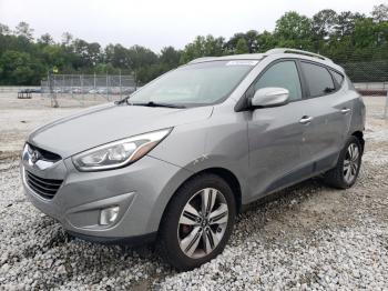  Salvage Hyundai TUCSON