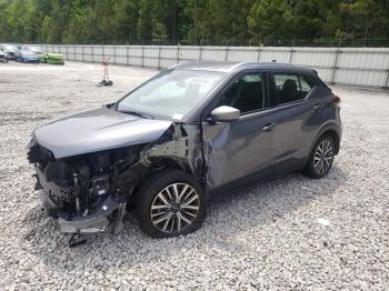  Salvage Nissan Kicks