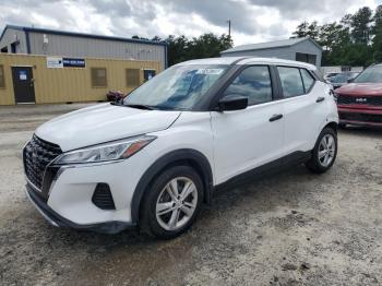  Salvage Nissan Kicks