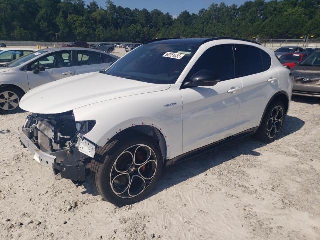  Salvage Alfa Romeo Stelvio