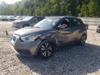  Salvage Nissan Kicks