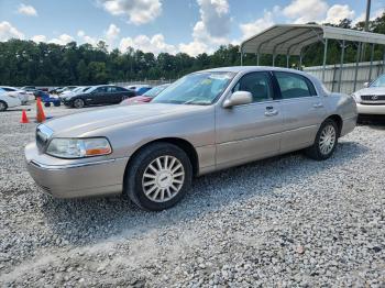  Salvage Lincoln Towncar