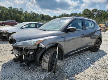  Salvage Nissan Kicks