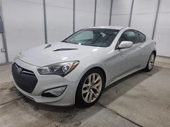  Salvage Hyundai Genesis