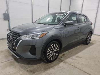  Salvage Nissan Kicks