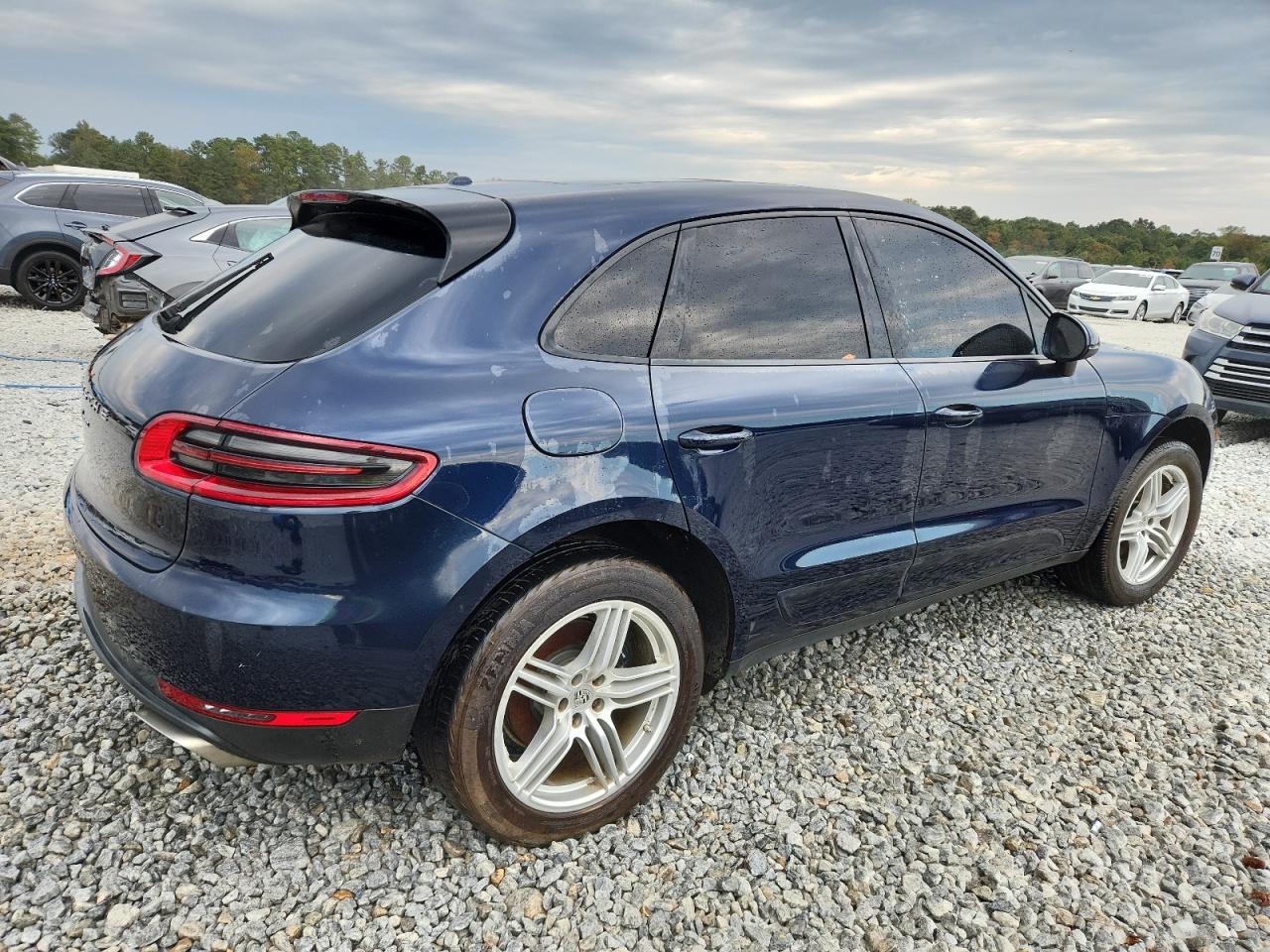 Porsche Macan Image 2