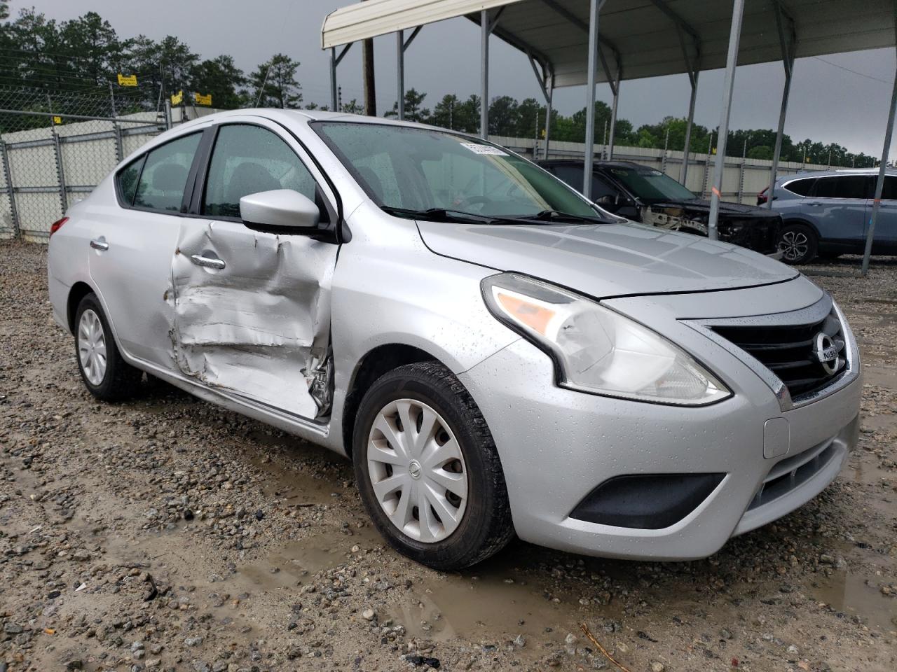 Nissan Versa S Image 4
