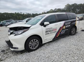  Salvage Toyota Sienna